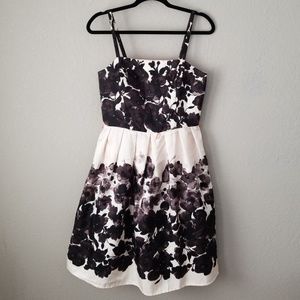 Jessica Howard Black and white floral dress